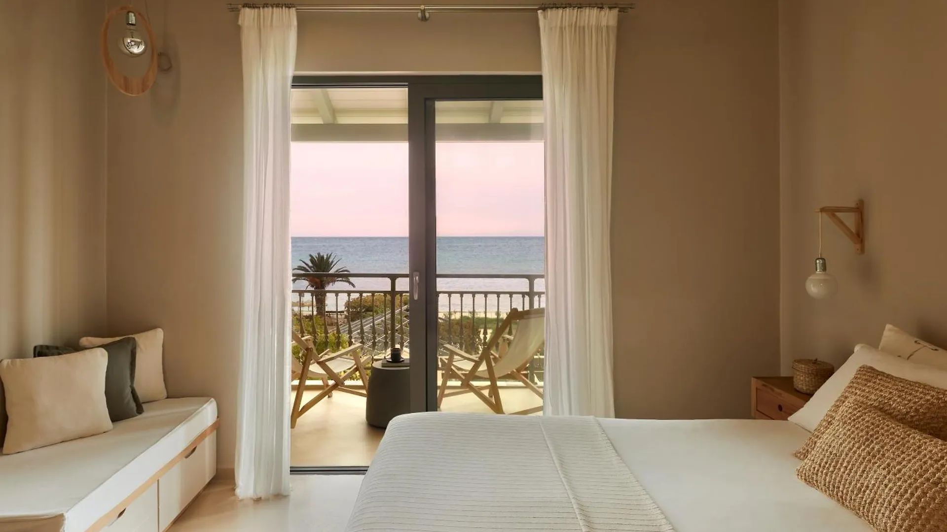 F Zeen Kefalonia (Adults Only) Lourdata