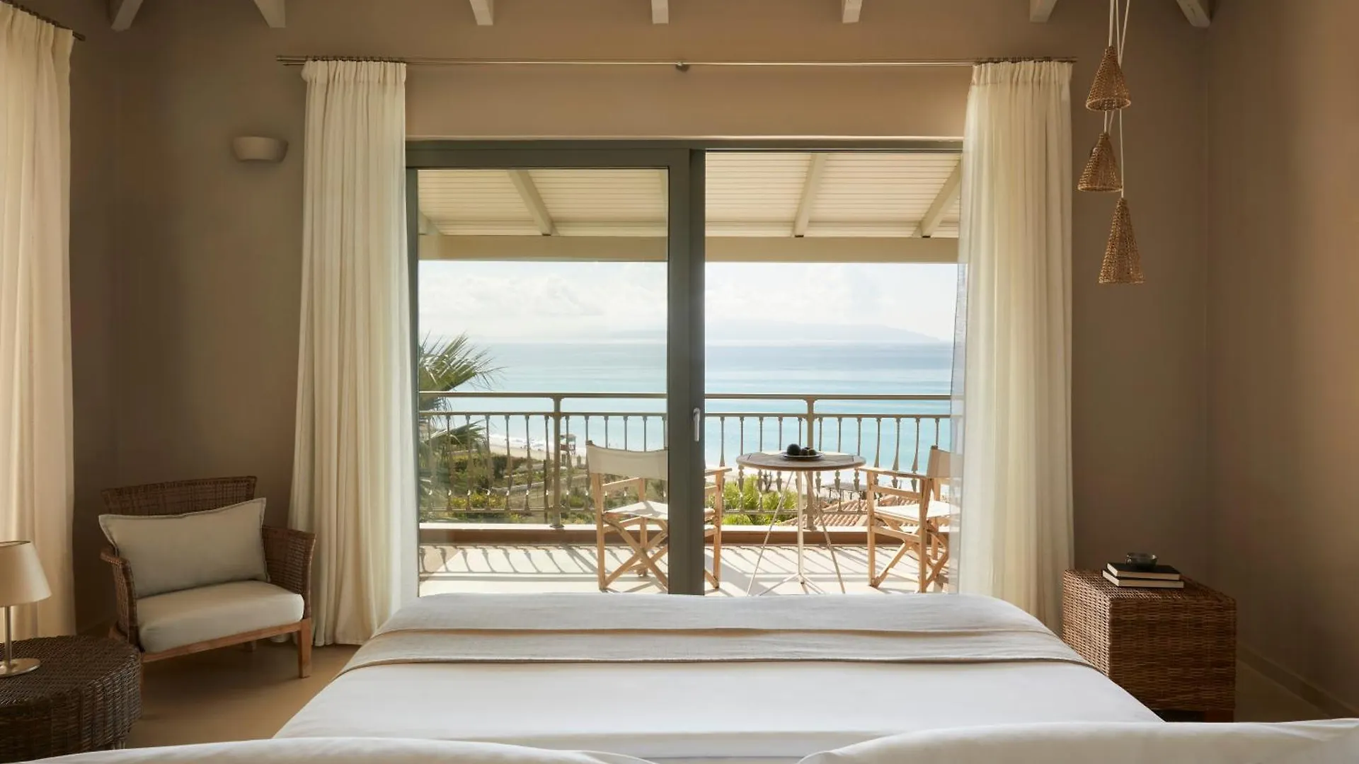 F Zeen Kefalonia (Adults Only) Lourdata
